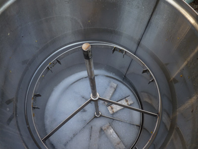 400_honey-extraction_0240