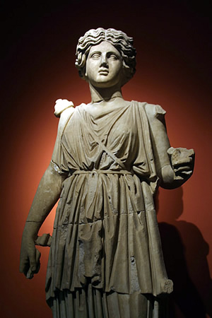 artemis greek goddess of moon. the ancient Greek Goddess