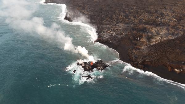 July 14, New Hawai'ian island in kapoho bay